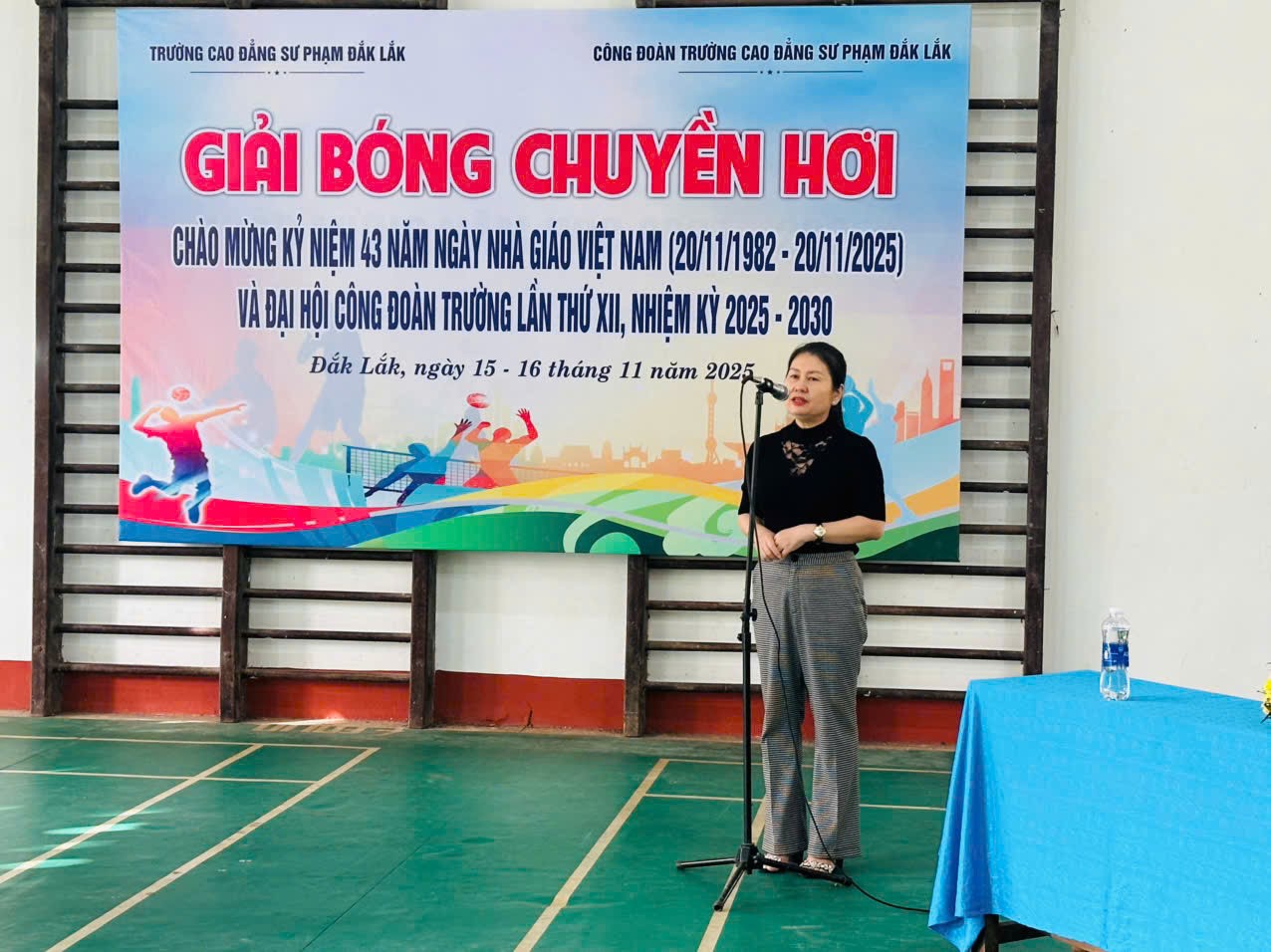 Giải bóng chuyền hơi chào mừng kỷ niệm 43 năm ngày Nhà giáo Việt Nam (20/11/1982 - 20/11/2025) và Đại hội Công đoàn Trường lần thứ XII, nhiệm kỳ 2025 - 2030